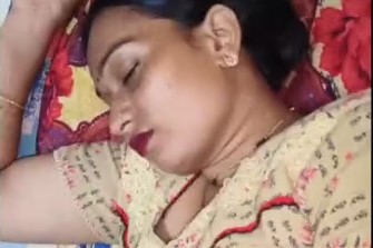 Desi Wife Giving Blowjob Fucking in Midnight