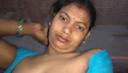 Bangaladeshi bhabhi sucking in mouth Video