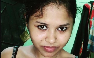 Desi Girl Play With Her Boobs Video