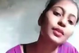 Horny Desi Girl Shows Fingering Viebs
